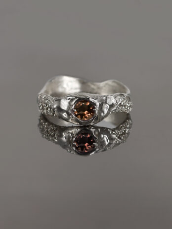 nieregularny pierścionek z kwarcem dymnym